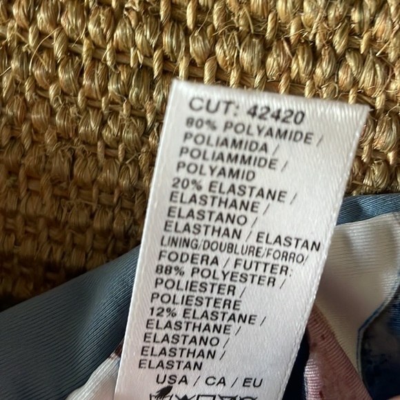 NWT! Splendid Deco medium 2Piece bikini. Triangle top $68, French Cut bottom $56 - Picture 15 of 16